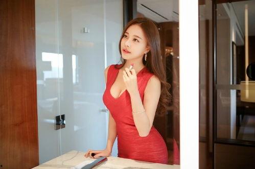 玩弄丝袜少妇的小说,少妇心动的秘密游戏