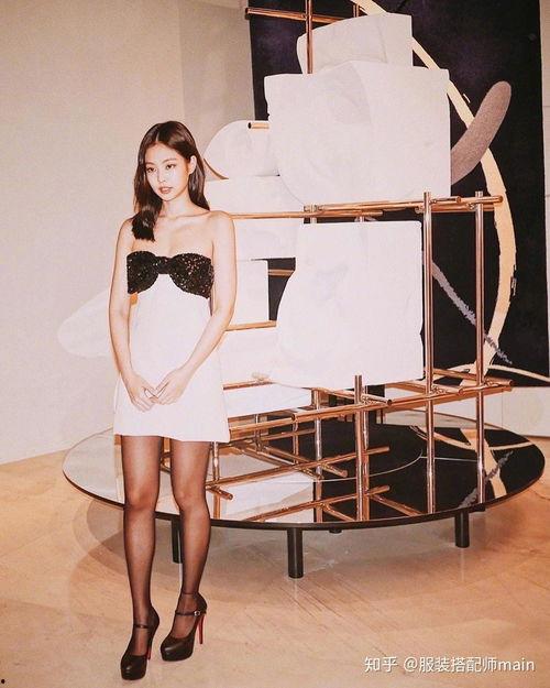 带胸罩穿丝袜热舞,热舞激情四溢