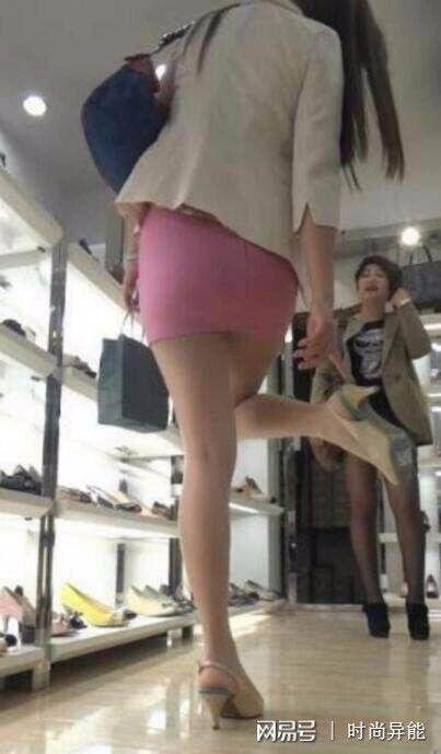 文员穿丝袜翘屁股,文员职场新风尚