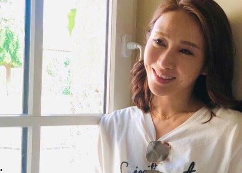 黎姿 老公 年龄相差,甜蜜爱情背后的故事